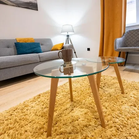 Opera 7 Apartmán *
